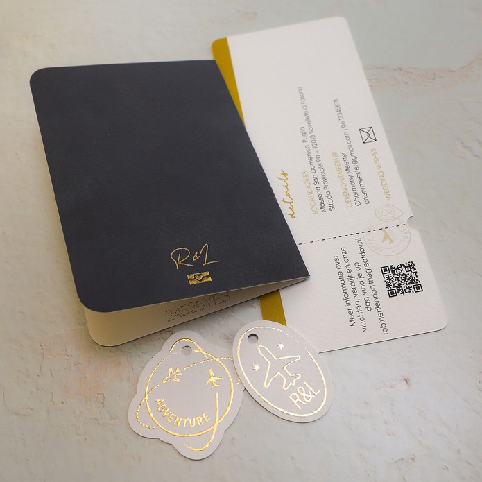 FOLIE STAPEL Trouwkaart - Paspoort met Boarding Pass Blauw en Goud